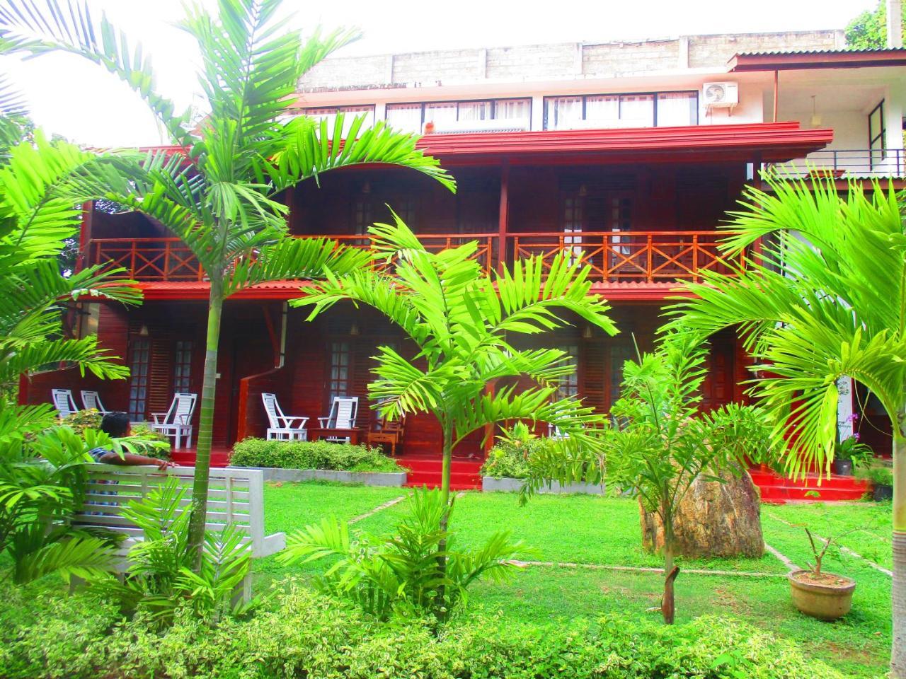 On The Rock Hotel Banduramulla ภายนอก รูปภาพ